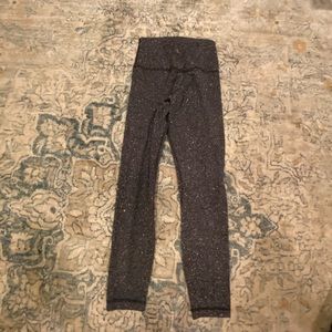 Lululemon aligns 25”